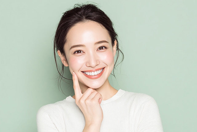 歯が白い笑っている女性の写真